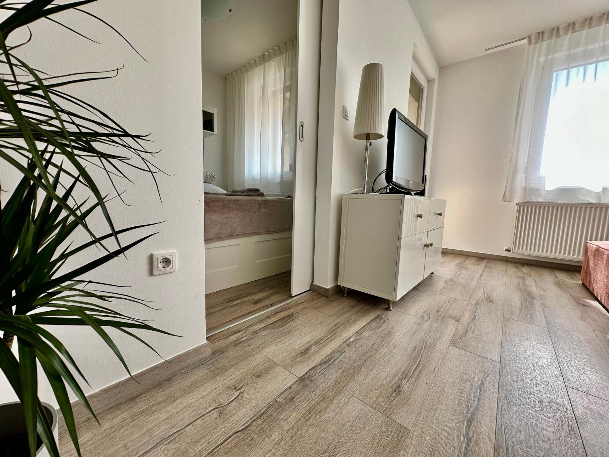 City Break Apartment - Private Garage, Ac, Balcony 布达佩斯 外观 照片