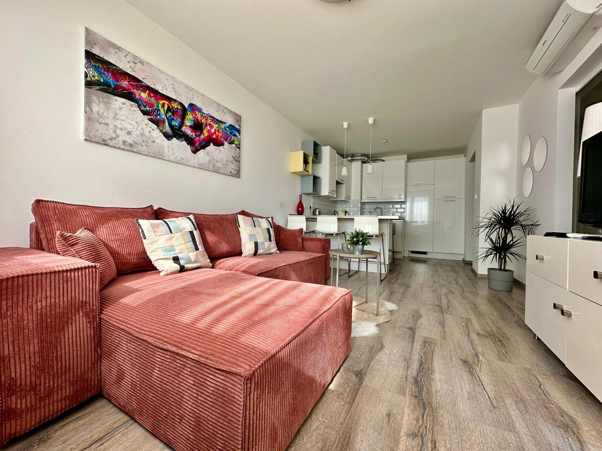 City Break Apartment - Private Garage, Ac, Balcony 布达佩斯 外观 照片